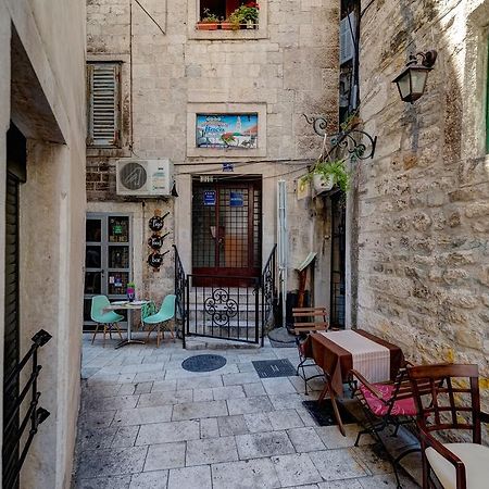 Temple Luxury Apartments & Rooms Split Exterior foto