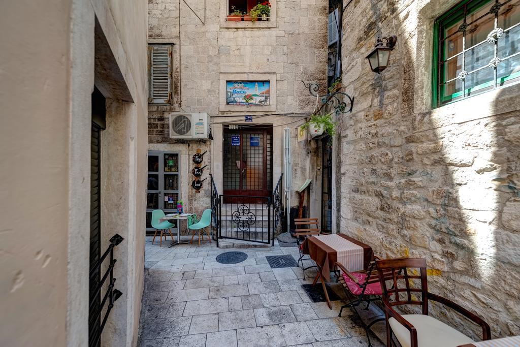 Temple Luxury Apartments & Rooms Split Exterior foto