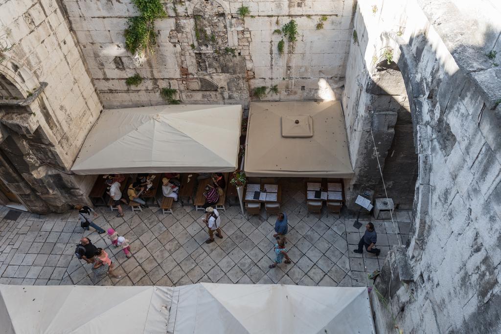 Temple Luxury Apartments & Rooms Split Exterior foto