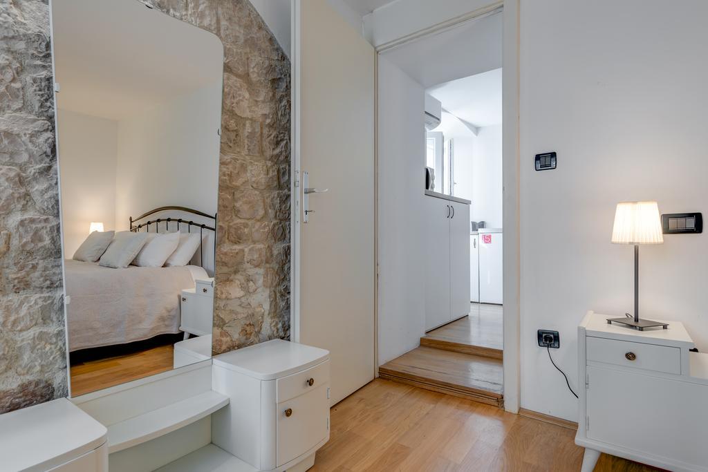 Temple Luxury Apartments & Rooms Split Exterior foto