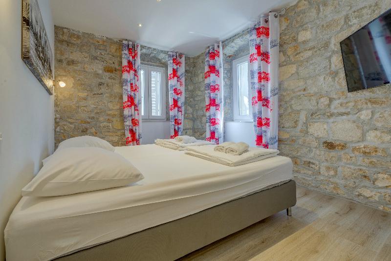 Temple Luxury Apartments & Rooms Split Exterior foto