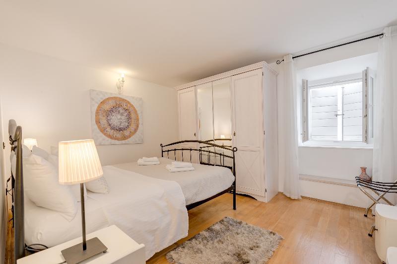 Temple Luxury Apartments & Rooms Split Exterior foto