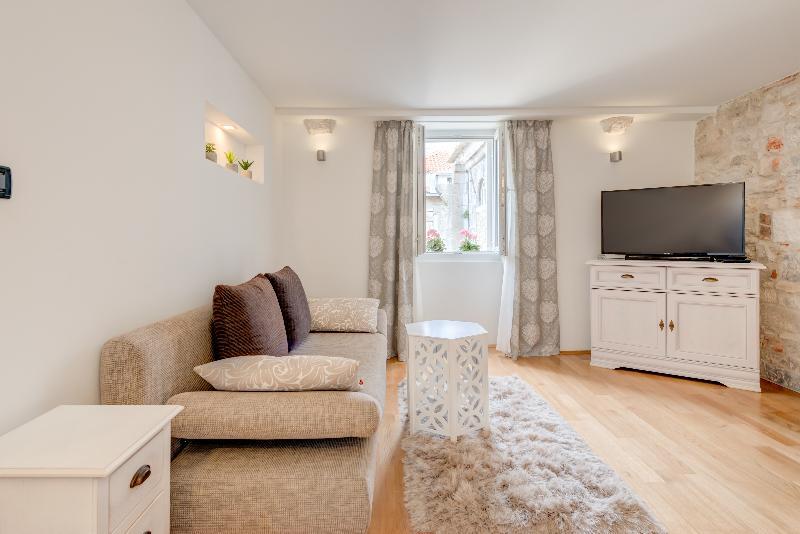 Temple Luxury Apartments & Rooms Split Exterior foto