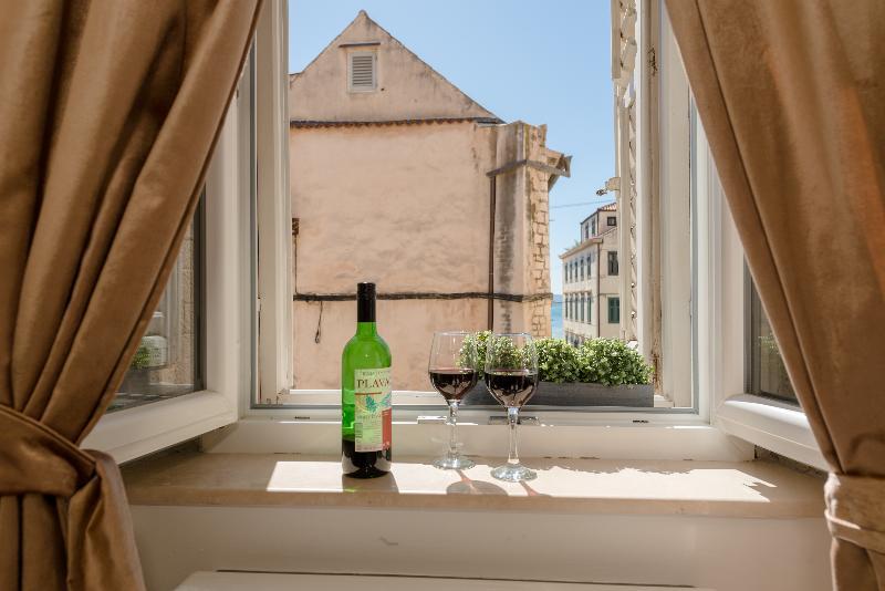 Temple Luxury Apartments & Rooms Split Exterior foto